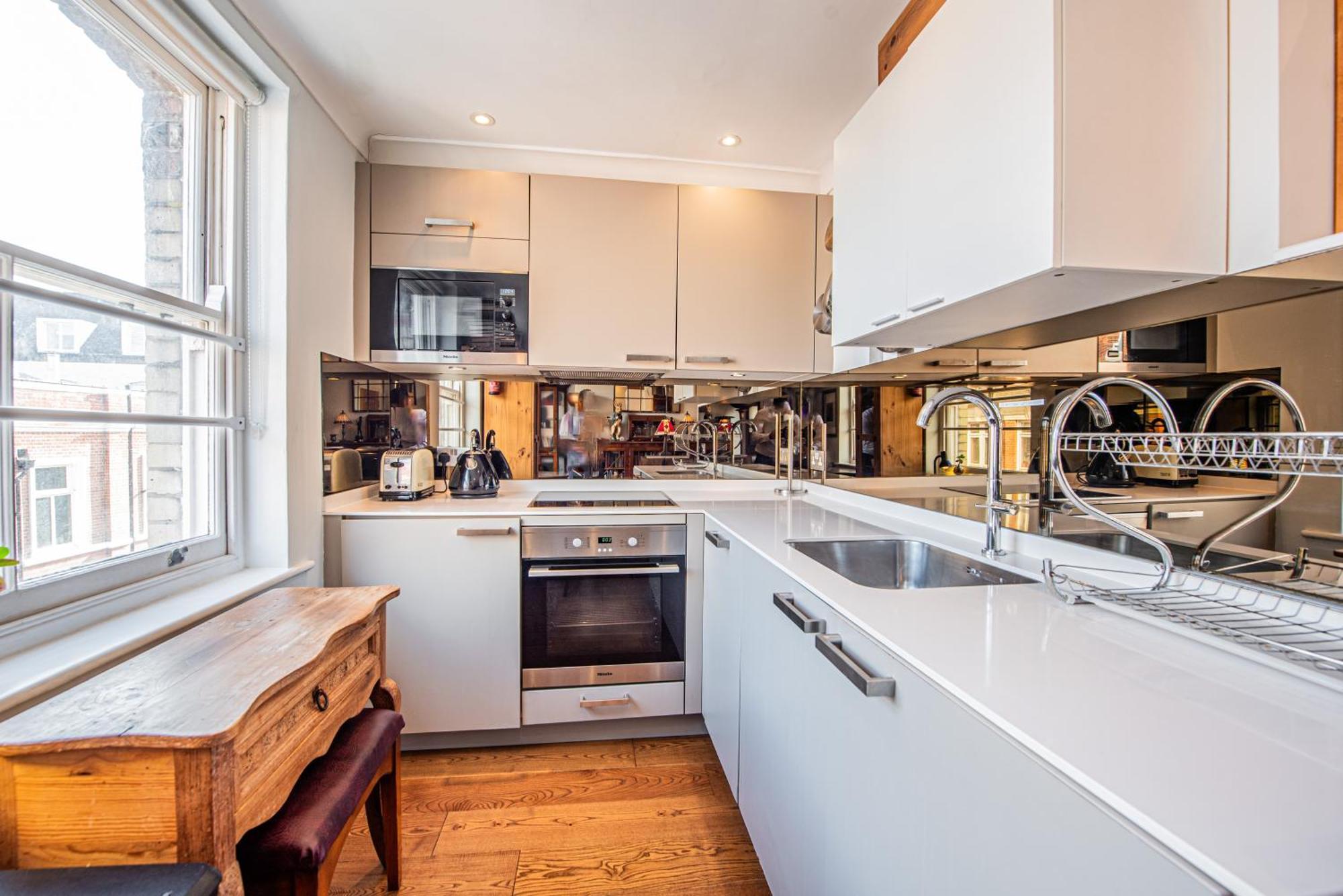 Stylish 1-Bed Flat In Soho - Prime Central Londres Exterior foto